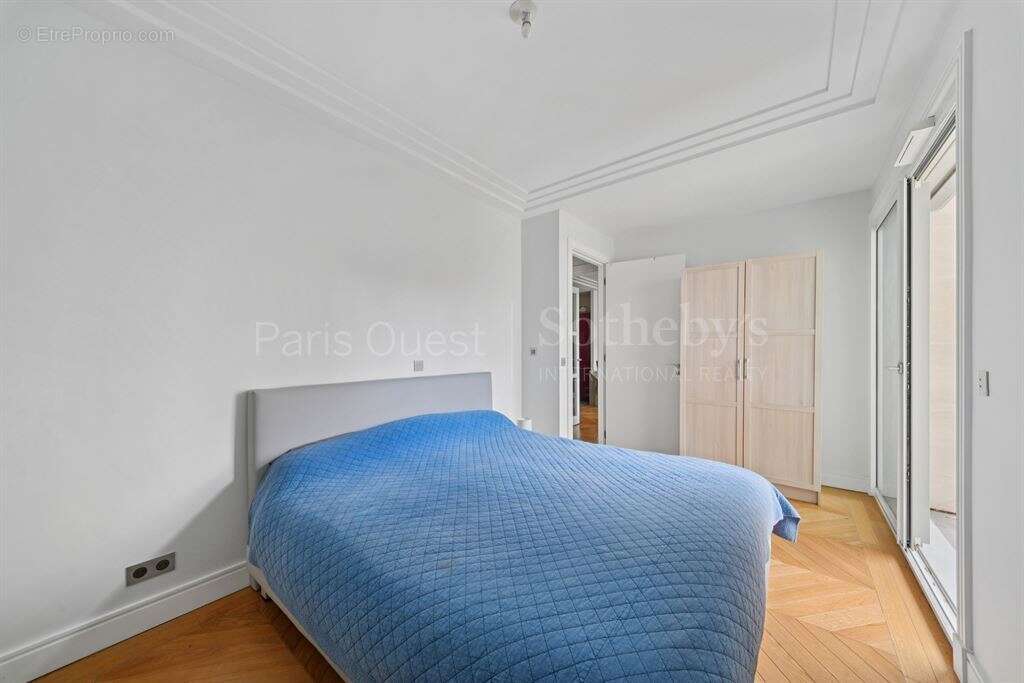 Appartement à PARIS-7E