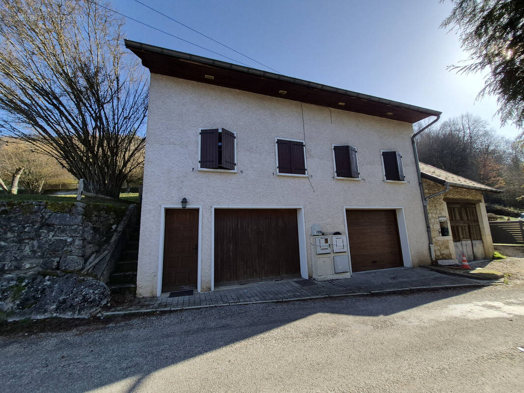Appartement à CHAMPAGNE-EN-VALROMEY