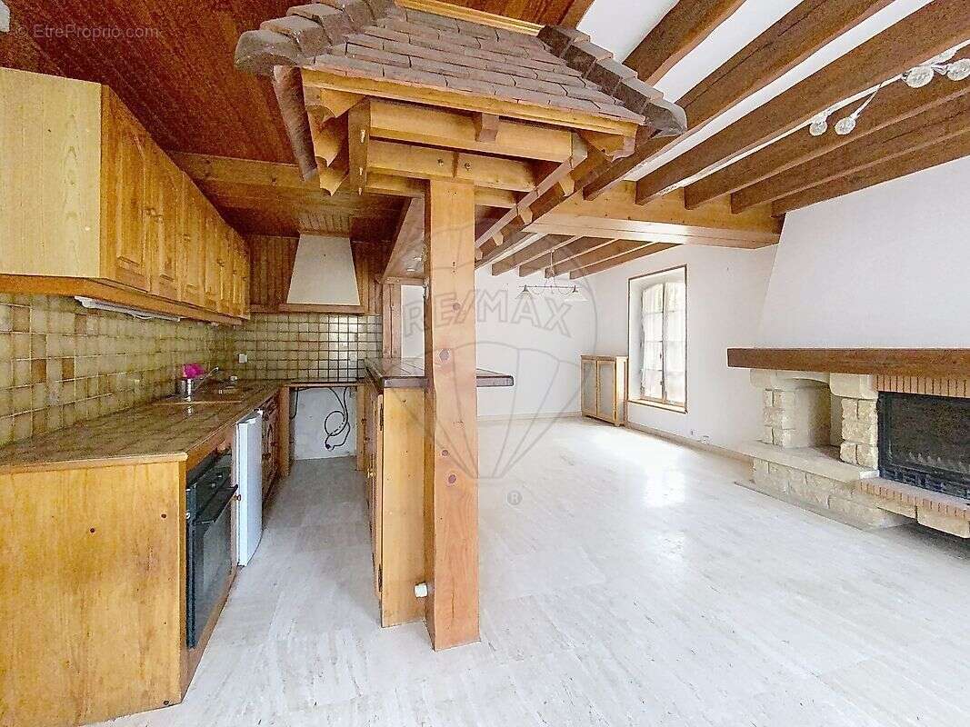 Maison à VILLENEUVE-SUR-YONNE