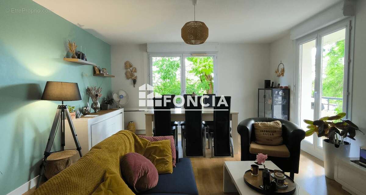 Appartement à CORBARIEU