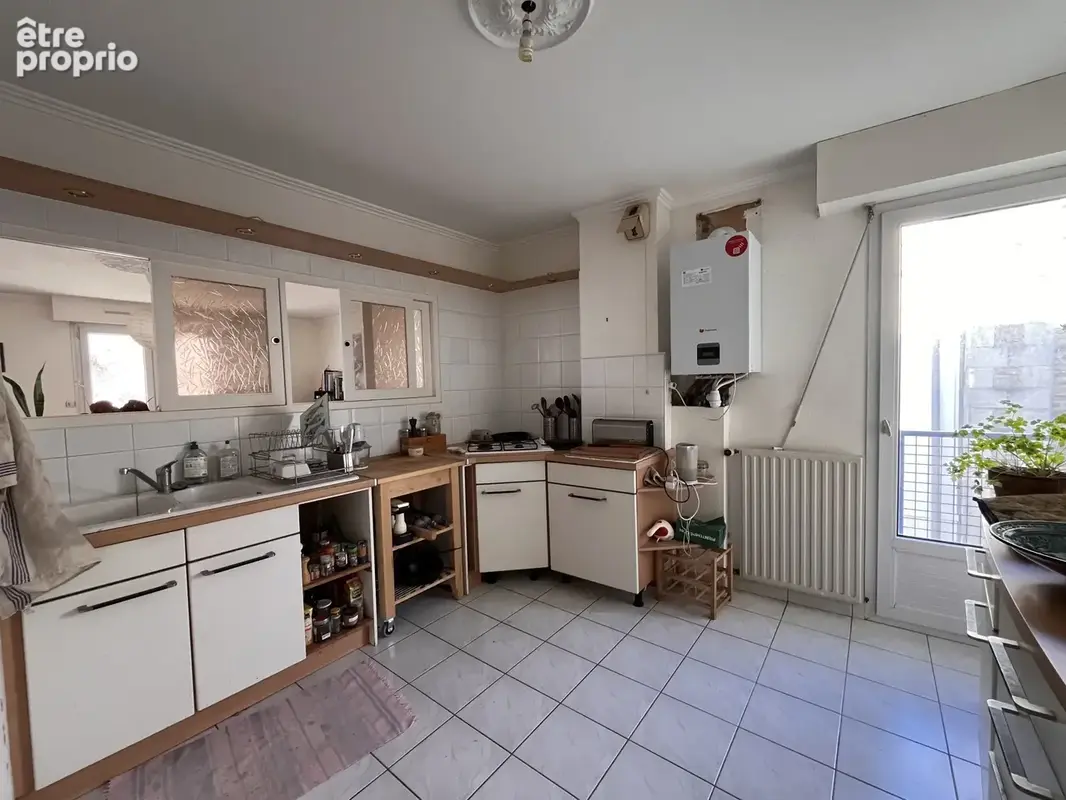 Nantes Centre - quartier Viarme - Grand Appartement T3 - Terrasse - Garage boxé - Cave - photo 3