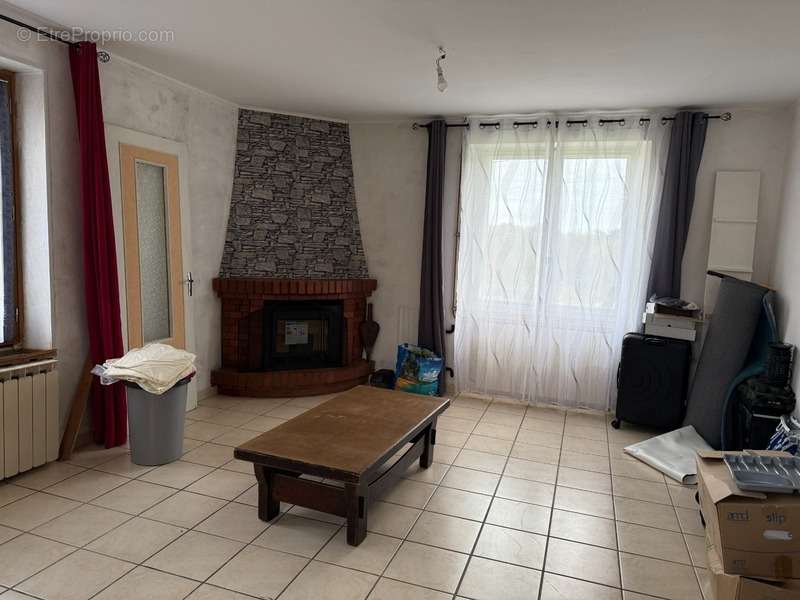 Maison à SAINT-LEGER-BRIDEREIX