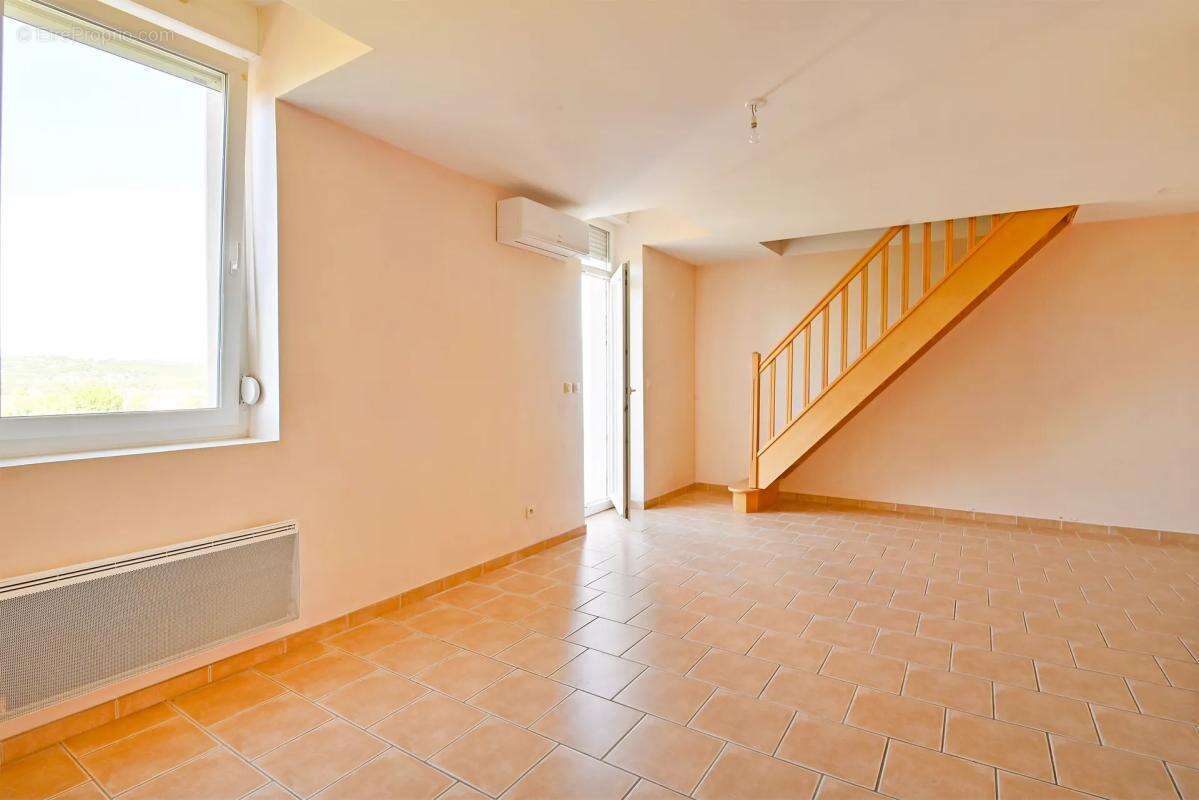 Appartement de 5 pièces de 98 m² à Ruoms - photo 9