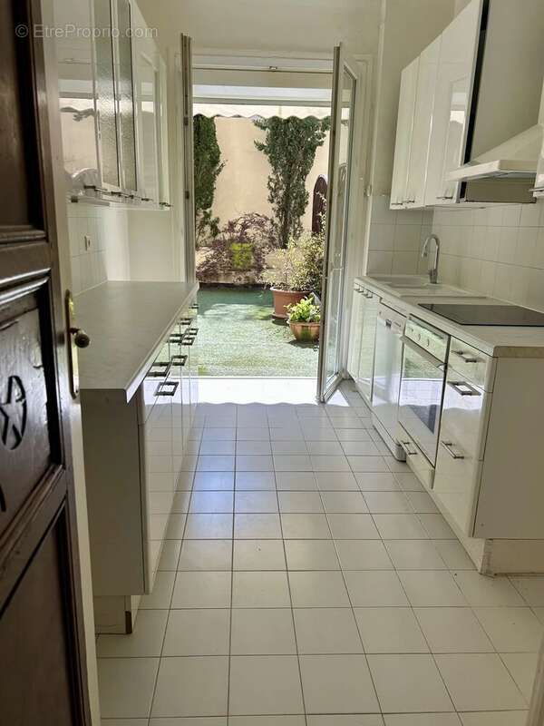 Appartement à MARSEILLE-8E