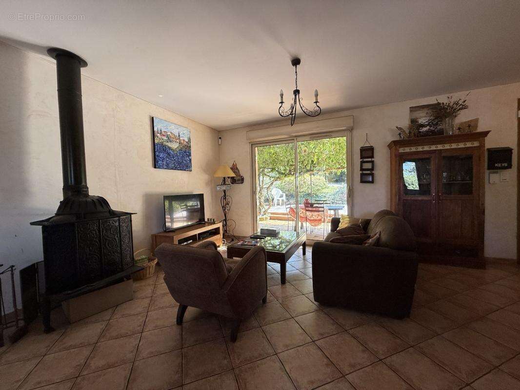 Maison à VERNEUIL-SUR-VIENNE