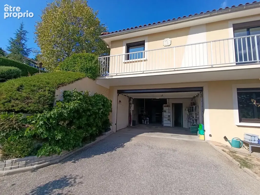 Maison familiale de 180m² à Saint-Genest-Lerpt - photo 14