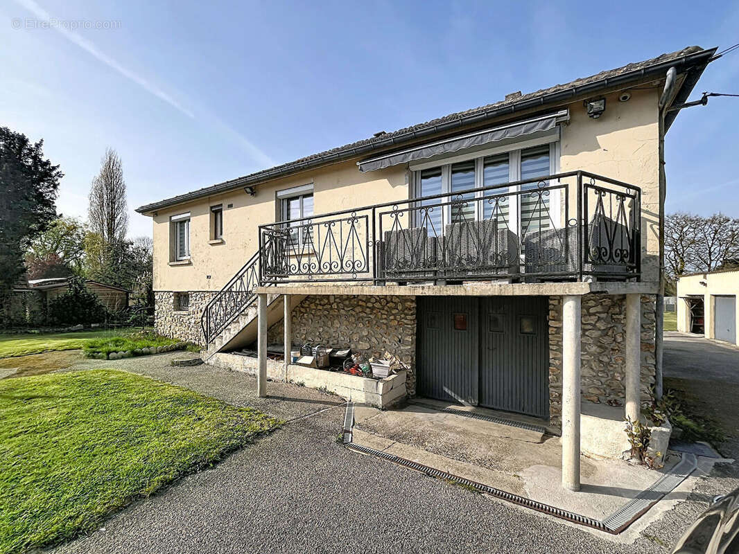 Maison à SAINT-GEORGES-DU-VIEVRE