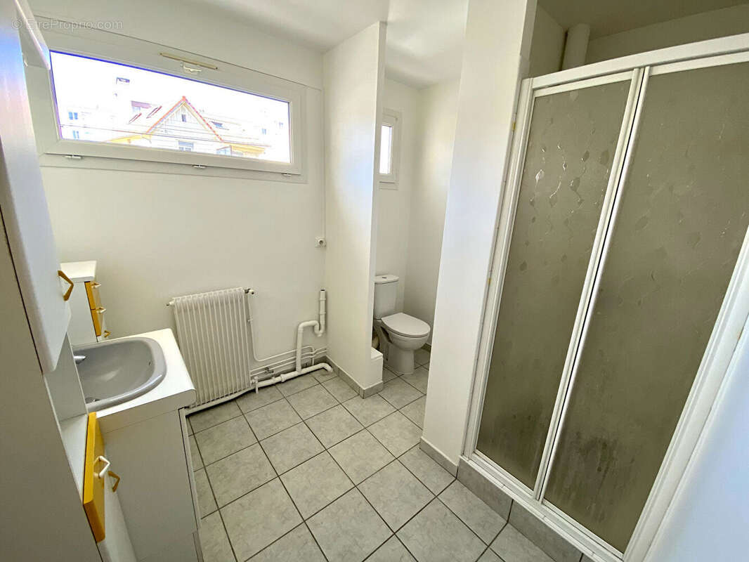 CLERMONT-FERRAND / Appartement à vendre quartier "la Glacière" avec garage, balcon et atelier ! - photo 6