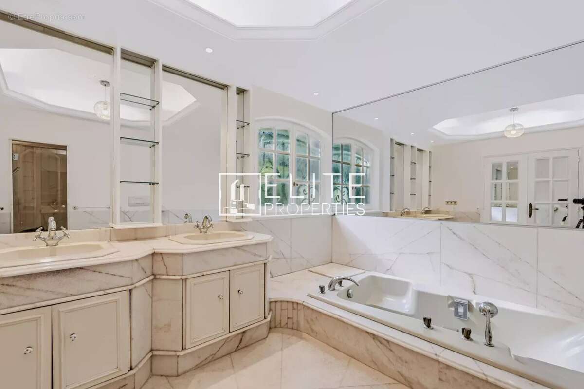 Maison de charme avec vue mer panoramique. piscine et dépendance - photo 17