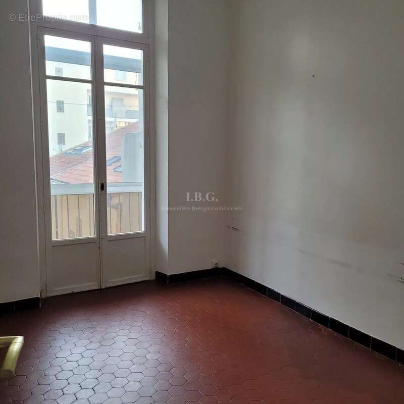 Appartement à MARSEILLE-7E