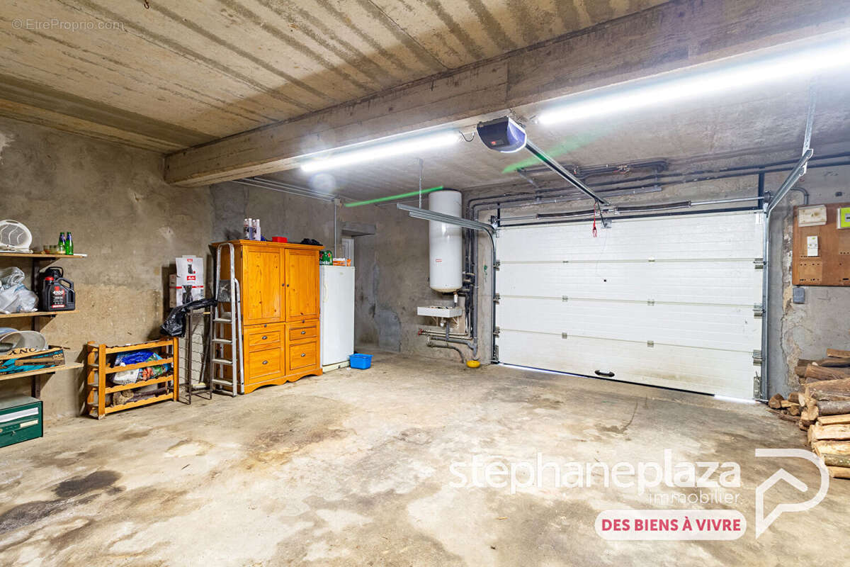 Maison de village de 85m² avec garage de 44m² au centre de Chalamont - photo 10