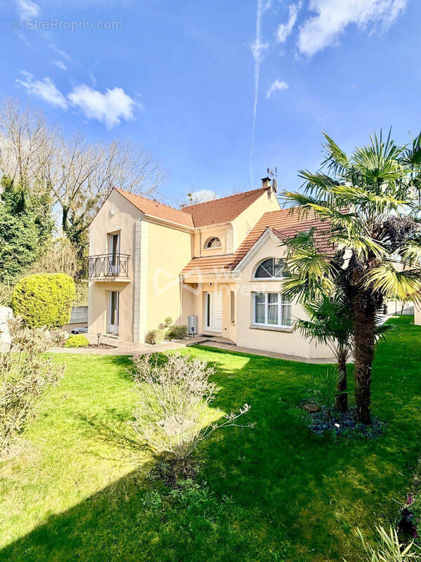 Maison à CLAYE-SOUILLY