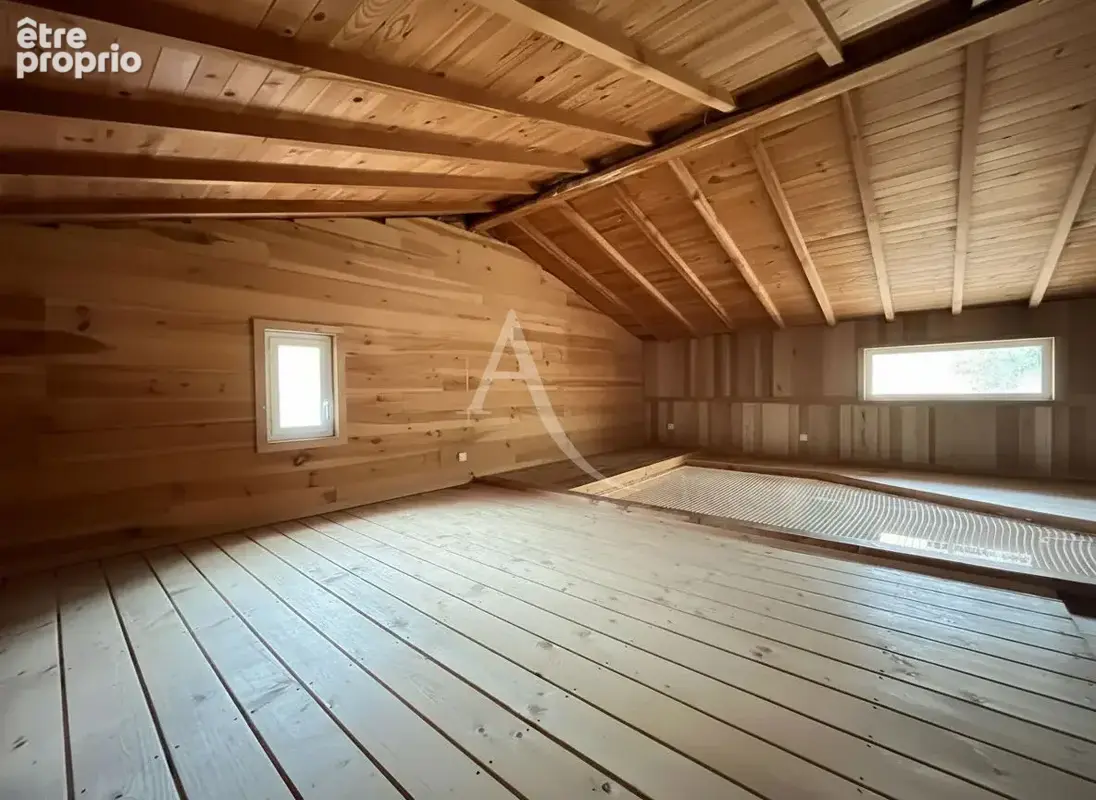 Grande maison familiale de 185m² avec studio indépendant sur plus de 2300m² de terrain ! - photo 8