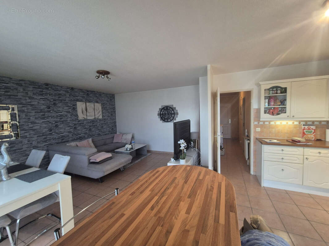 Appartement à VILLE-LA-GRAND