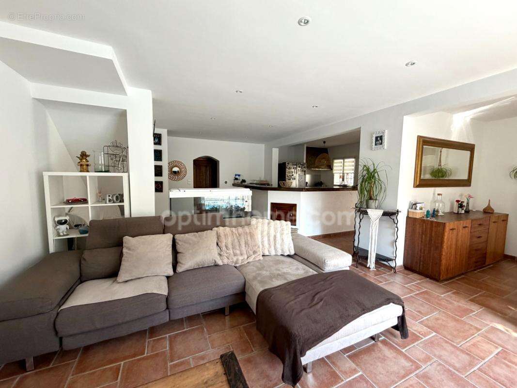 Maison individuelle 5 pièces. avec piscine et garage aigue-mortes - photo 5