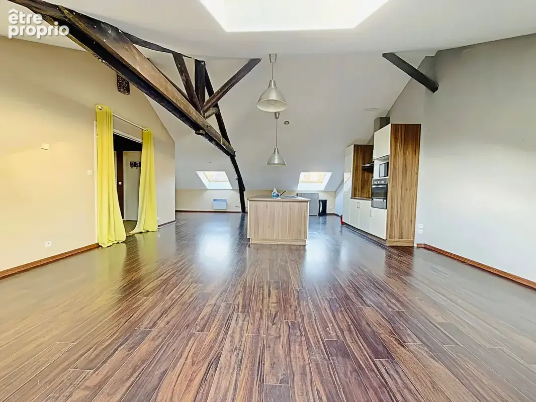 À vendre : Appartement 4 pièces au dernier étage à Reims - Idéalement situé ! - photo 3