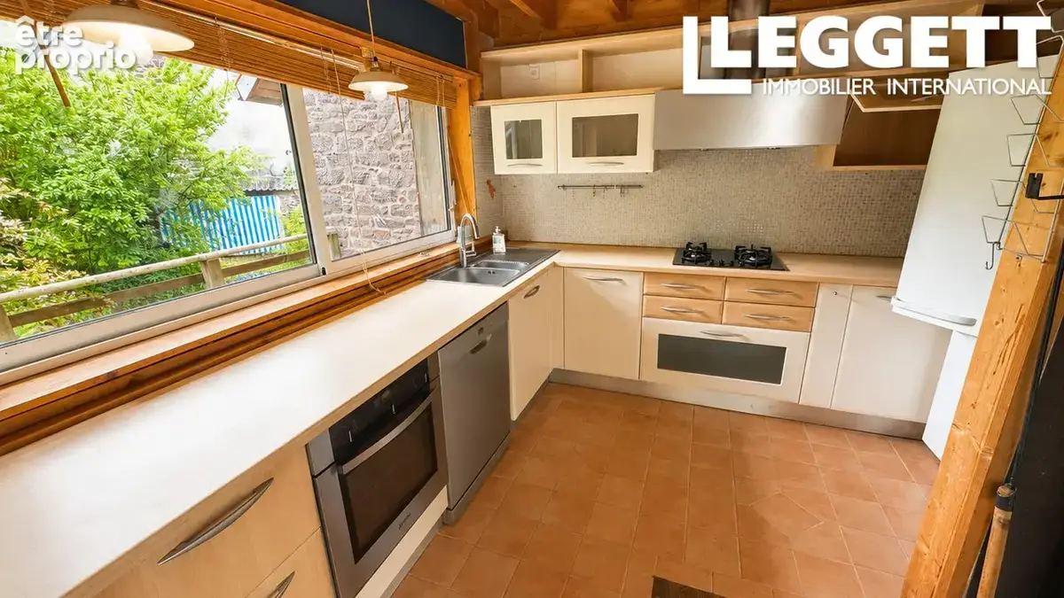 Maison en pierre rénovée de 150m2 avec jardin arboré- Proche de Granville et 10 min des plages. St Planchers - photo 8
