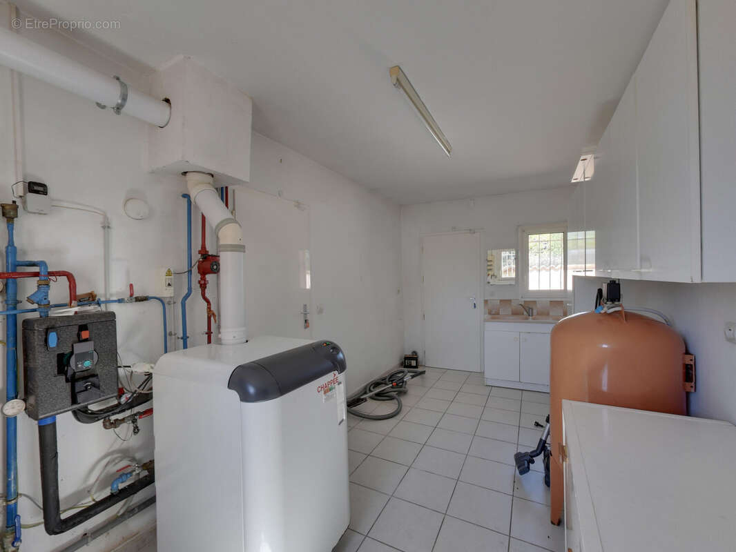 Maison à MONTELIMAR