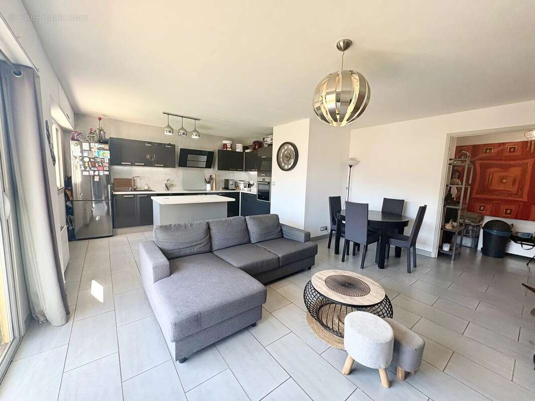 Appartement à SAINT-MARTIN-DU-VAR