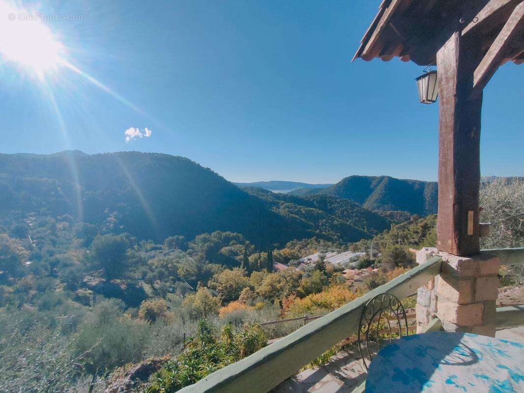 Maison à L&#039;ESCARENE