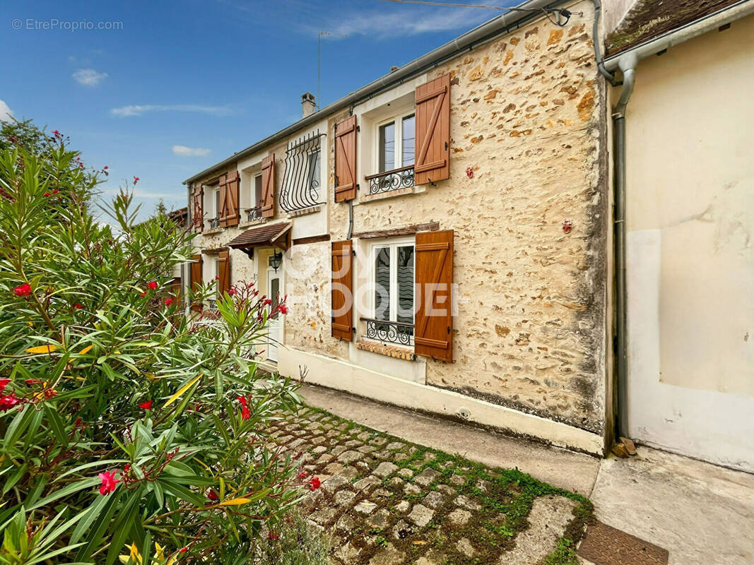 Maison à CHAUMES-EN-BRIE