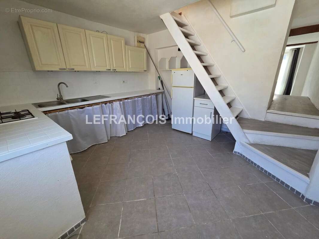 Appartement à SAINT-CEZAIRE-SUR-SIAGNE