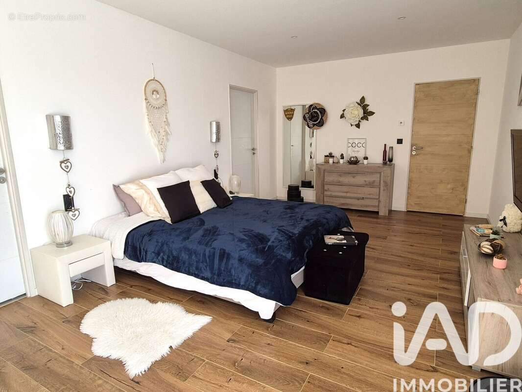 Maison 310 m² à Saint-Michel-D'euzet  - photo 9