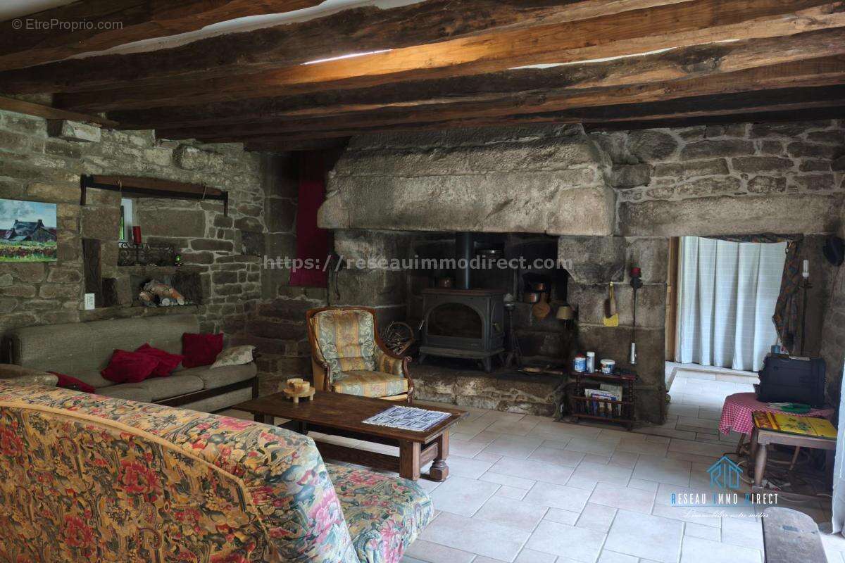 Maison à GLOMEL