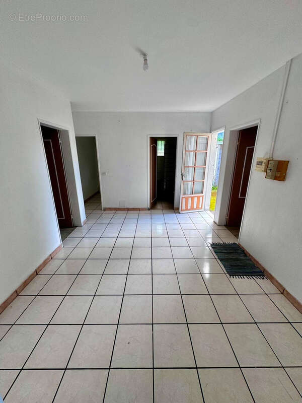 Villa f4 de 84m2 sur terrain de 324m2  sur pont d'yves - photo 6