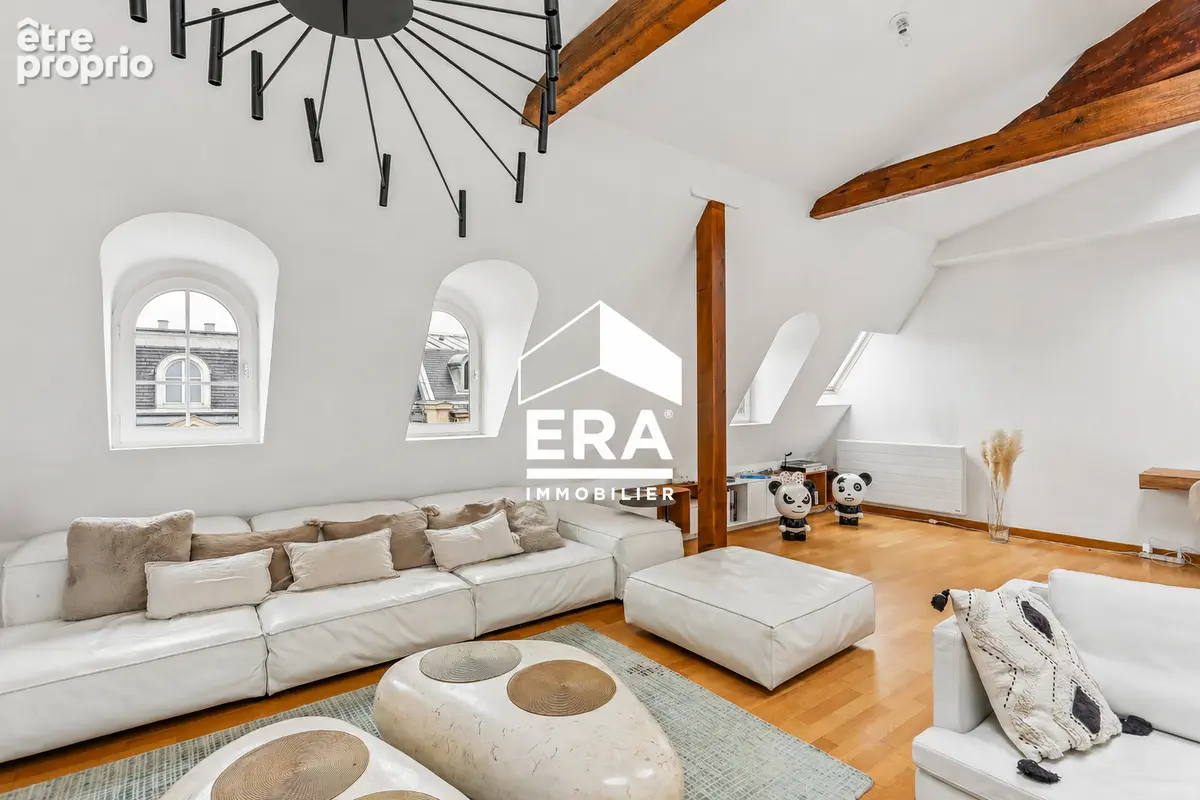 Appartement à PARIS-8E