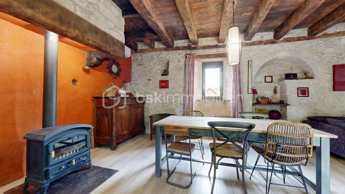 Maison à GINOUILLAC