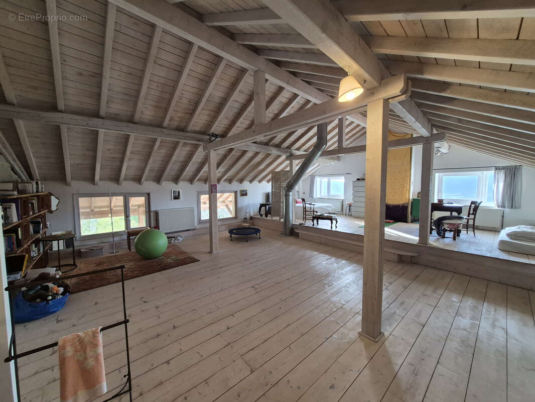 Maison à SUTRIEU