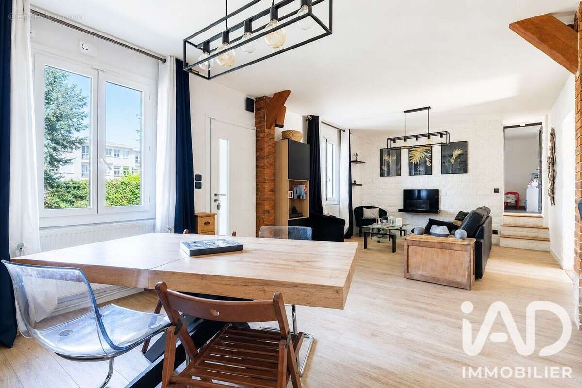Photo 2 - Maison à MORANGIS