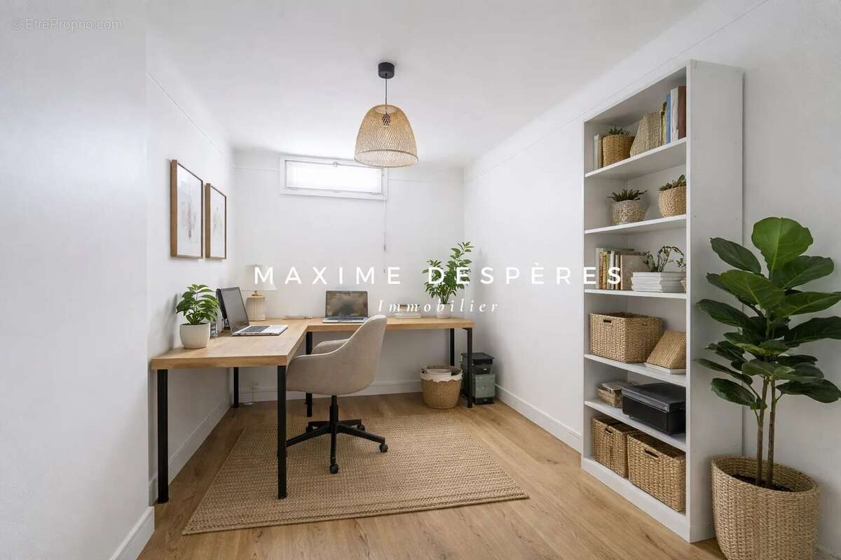 Appartement à COURBEVOIE