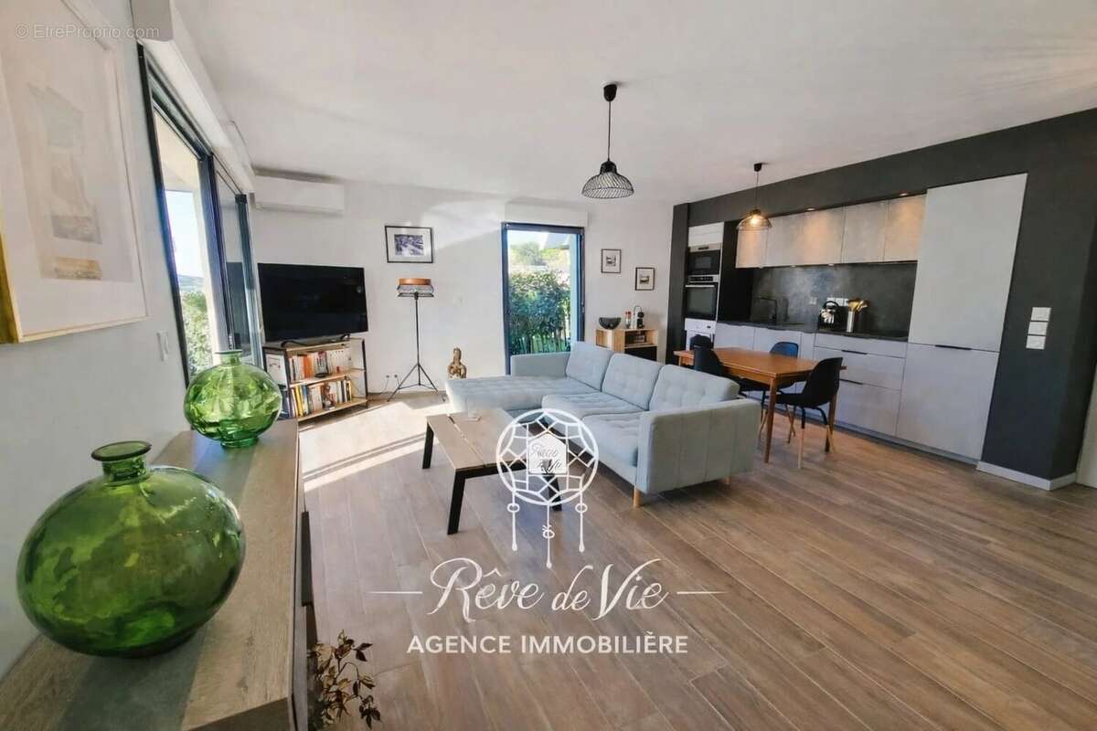 Appartement à BORMES-LES-MIMOSAS