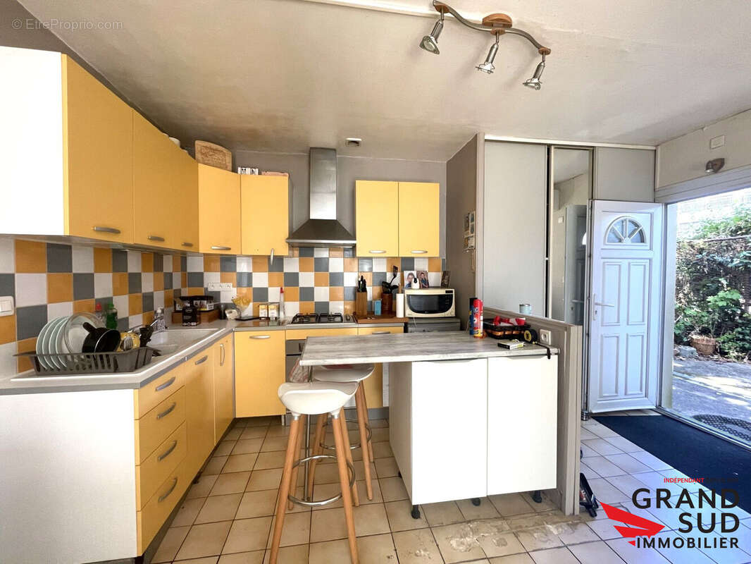 Appartement 64 m² à Lormont  - photo 2