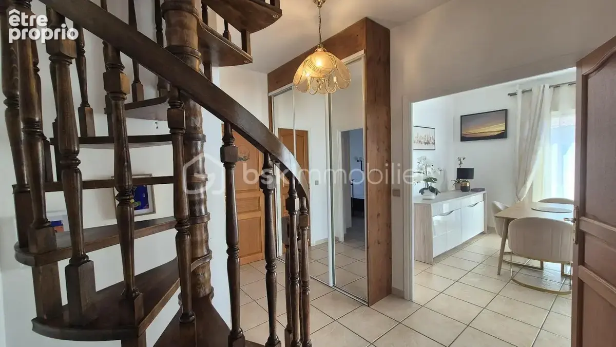 A vendre maison de ville 3 faces de 138m² sur terrain de 250m² a elne - centre ville - cinq chambres - garage exceptionnel - ver - photo 9