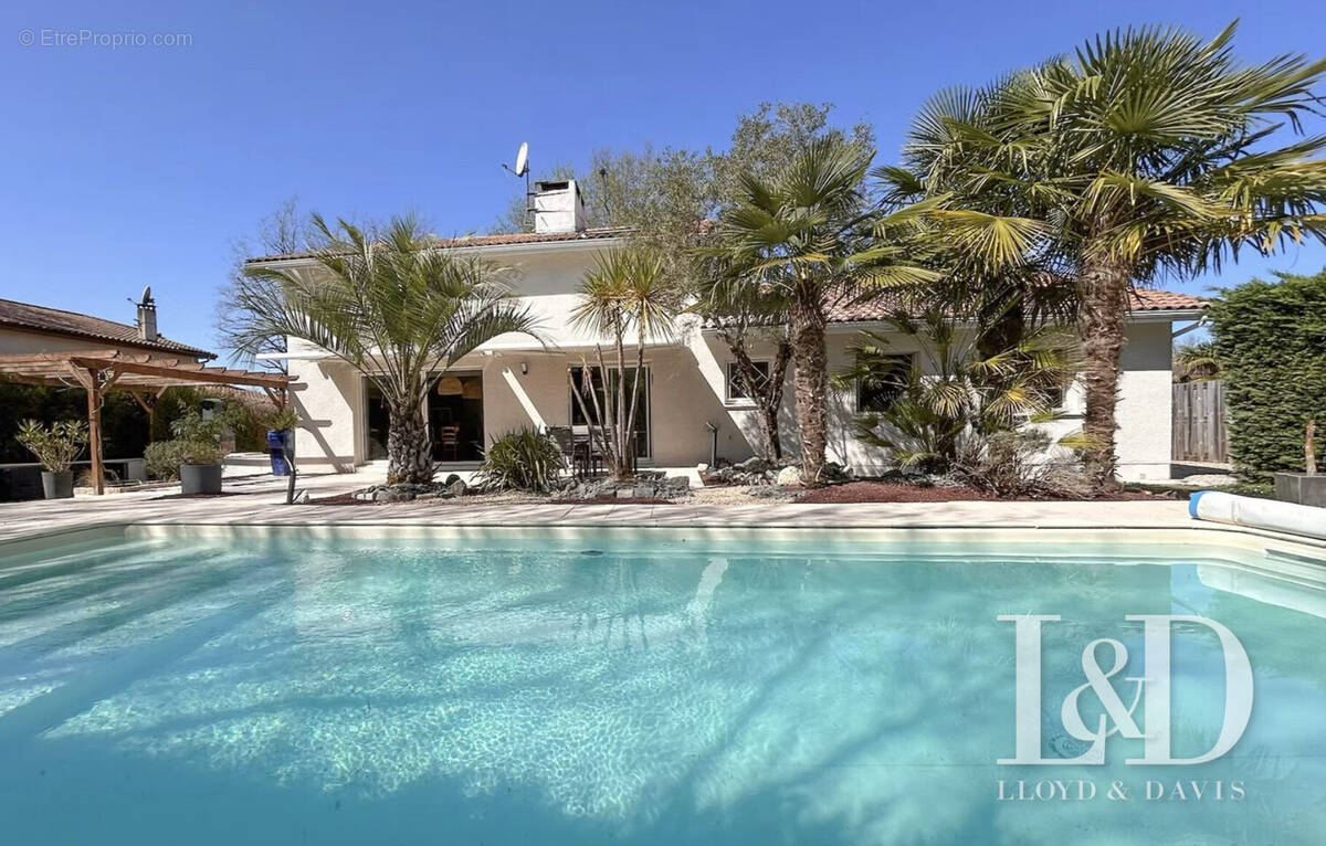 Maison à SAINT-JEAN-D&#039;ILLAC