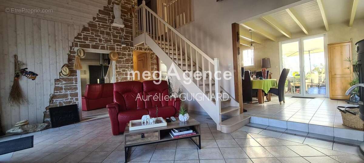 Maison à NUEIL-LES-AUBIERS