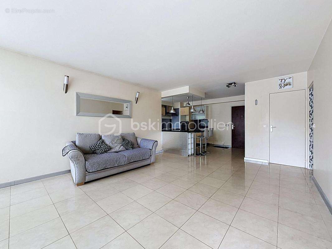 Appartement à LE BLANC-MESNIL