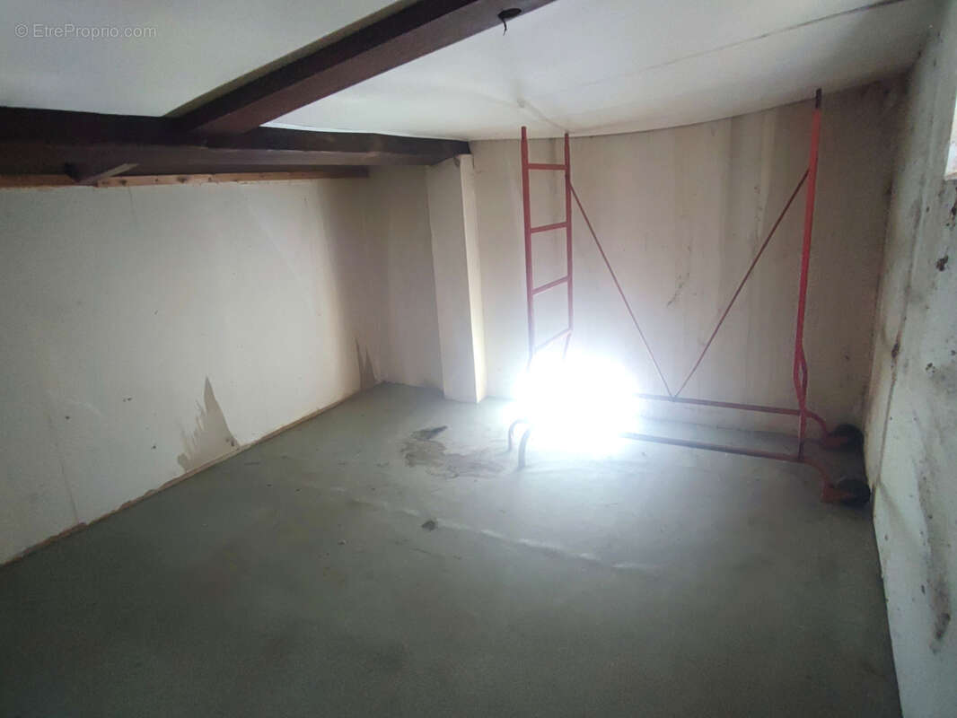 Remise/ Garage avec terrain - photo 9
