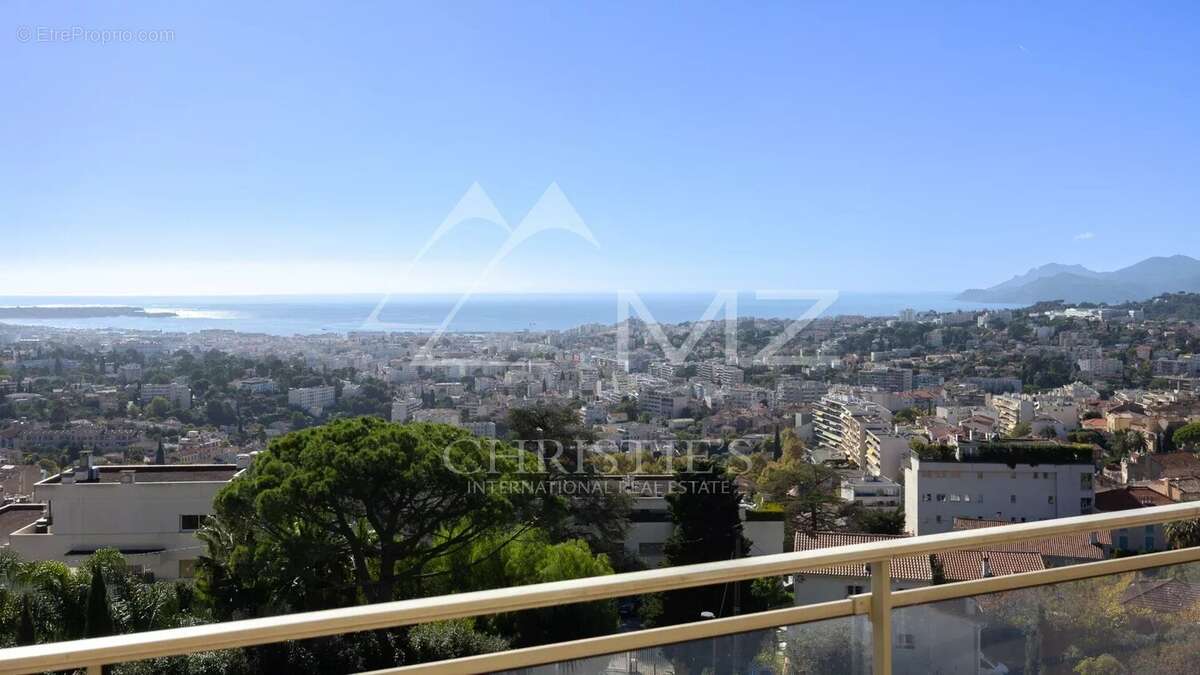 Appartement à LE CANNET