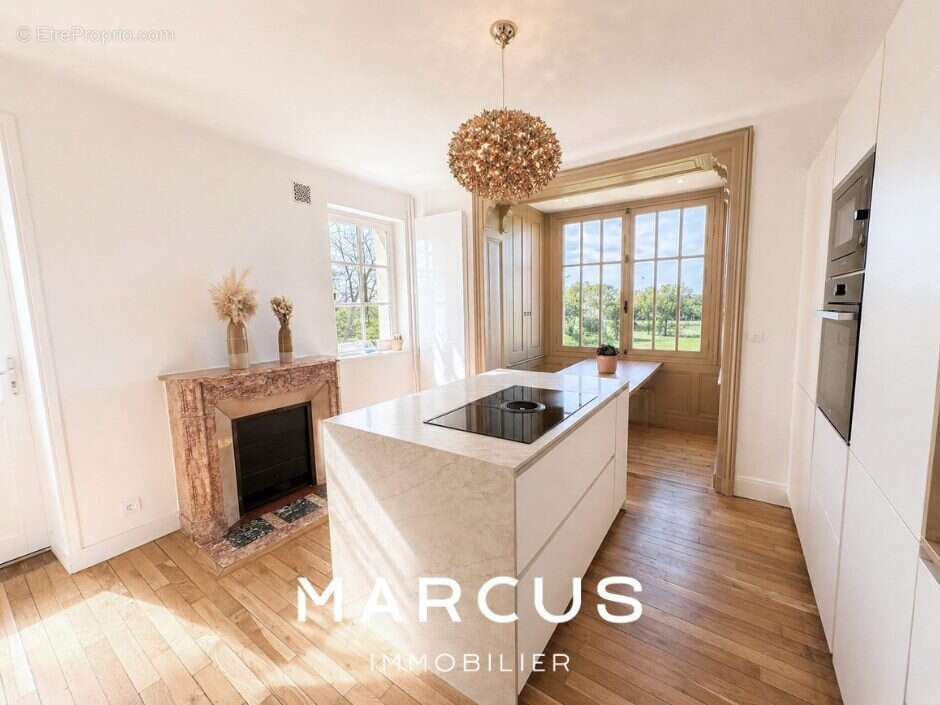 Maison 280 m² à Caen  - photo 4