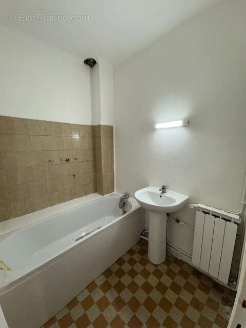 Appartement à MARSEILLE-3E