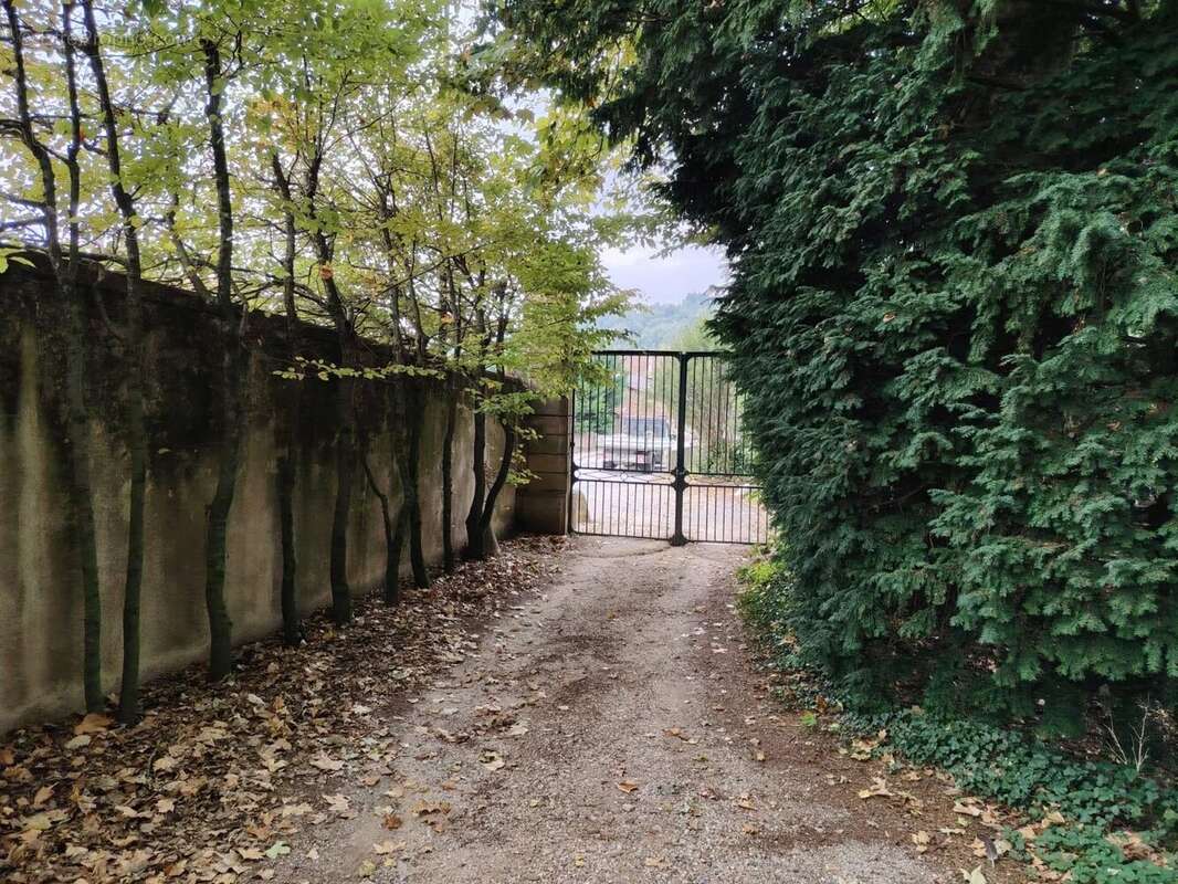 Maison à CHARMES-SUR-L'HERBASSE