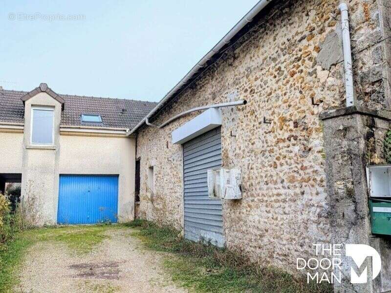 Appartement à LES ESSARTS-LE-ROI