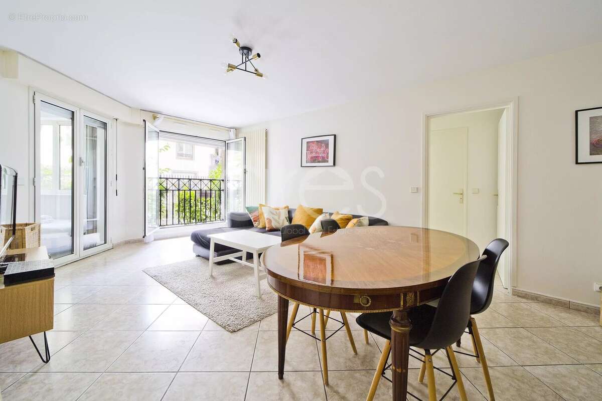 Appartement à PARIS-11E