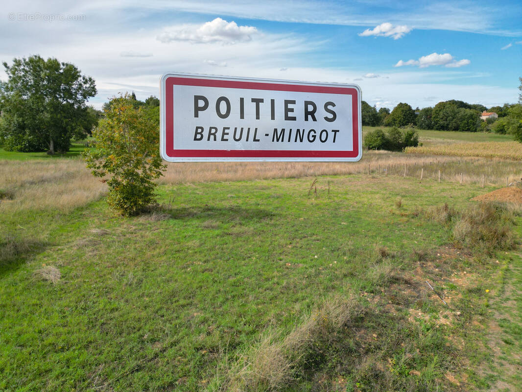 Terrain à POITIERS