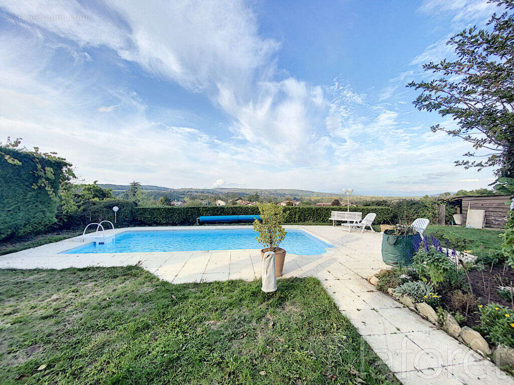 Maison à L'ISLE-D'ABEAU