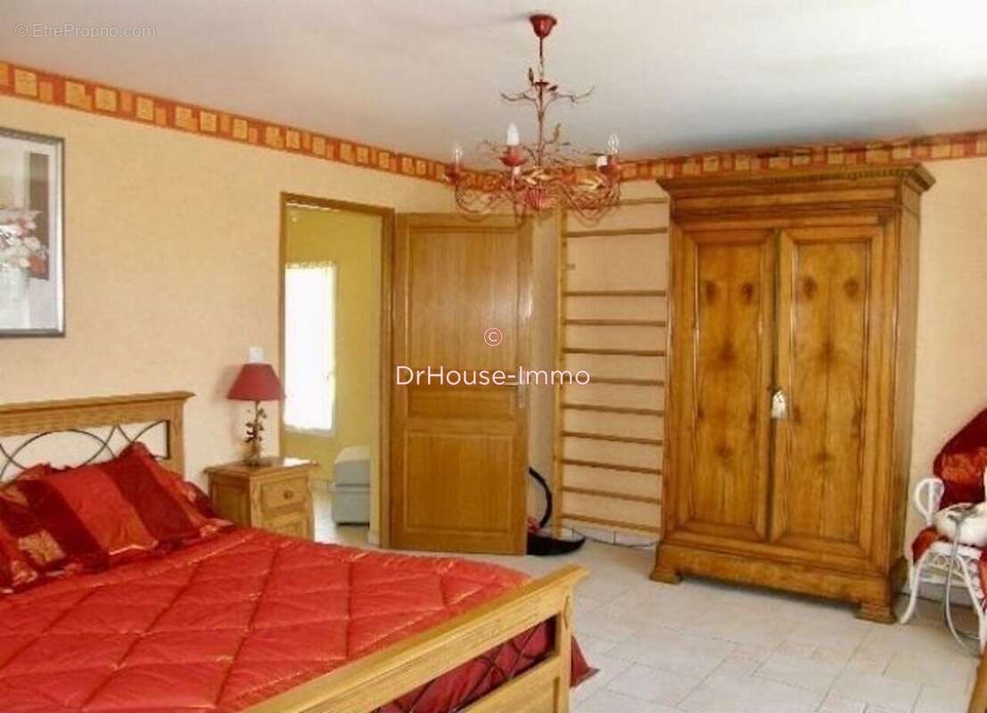 Maison 200 m² à Itzac  - photo 6